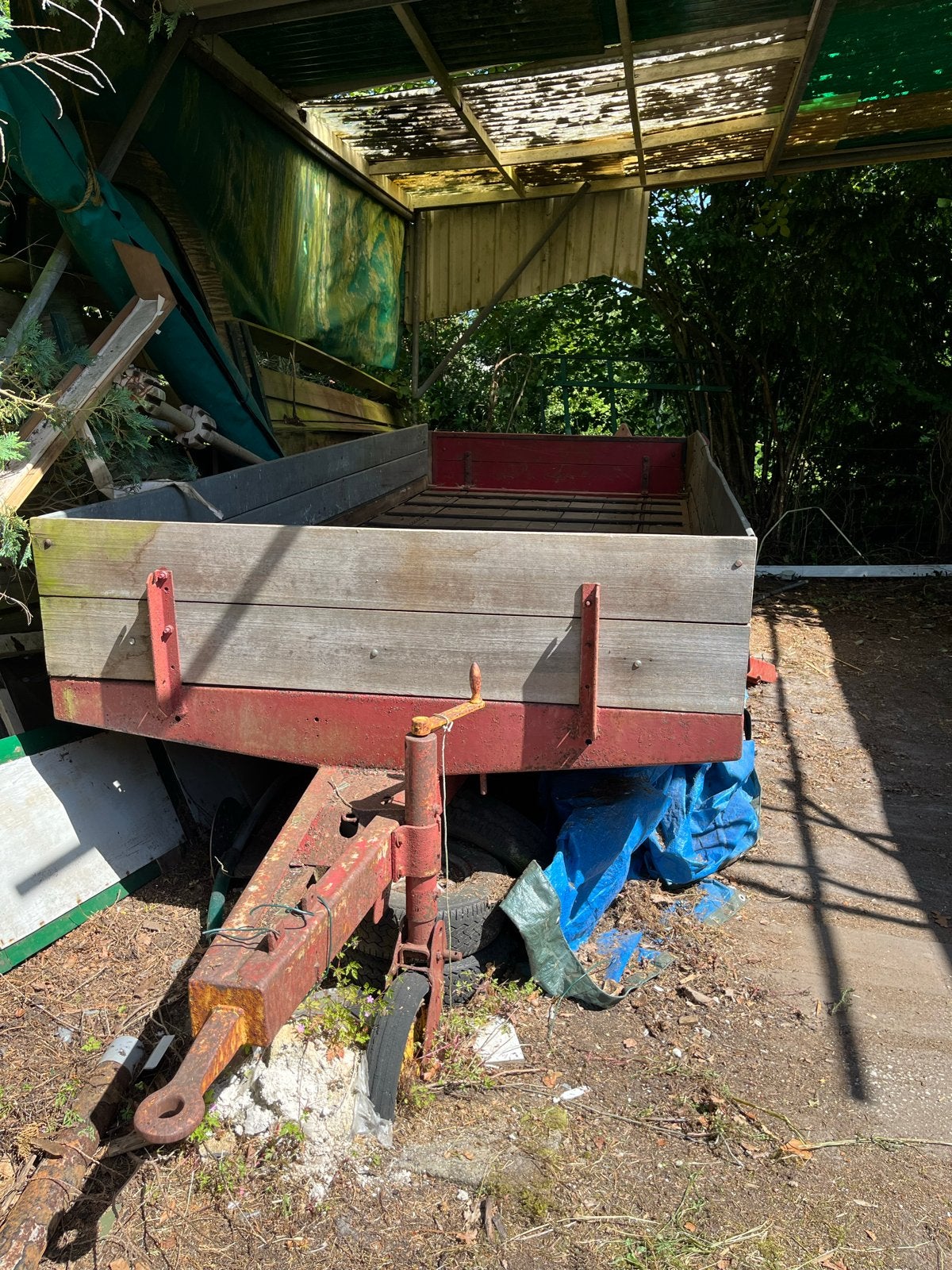 Antieke landbouwwagen -  mestwagen., Ophalen