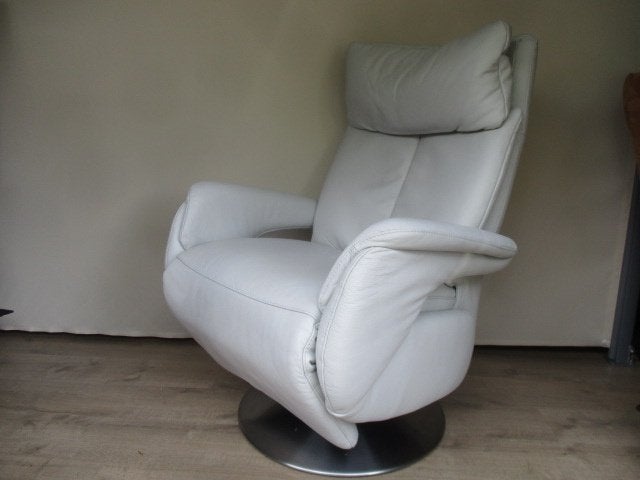 NIEUWSTAAT Himolla sta-op relaxfauteuil lichtgrijs leder XXL, Ophalen of Verzenden, Zo goed als nieuw, 75 tot 100 cm, 50 tot 75 cm