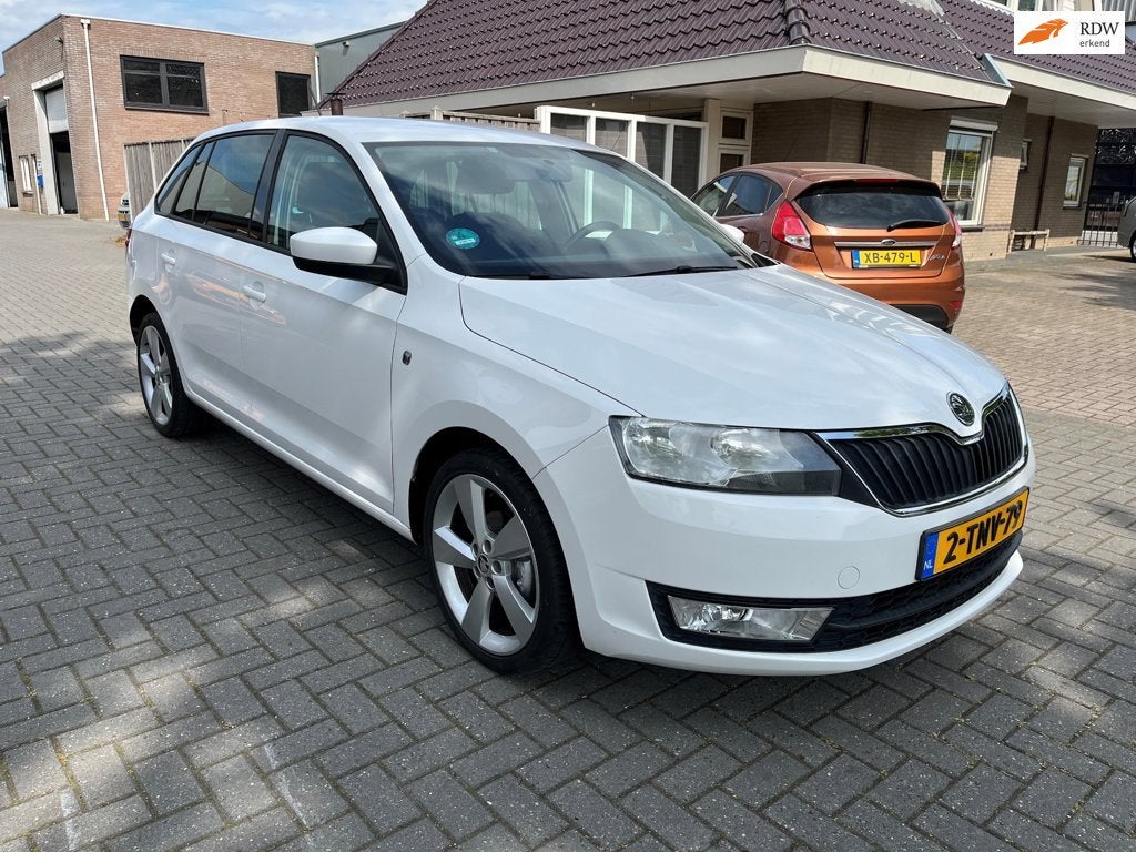 Skoda Rapid Spaceback 1.2 TSI Greentech Ambition Businesslin, Auto's, Voorwielaandrijving, Euro 5, Gebruikt, 4 cilinders