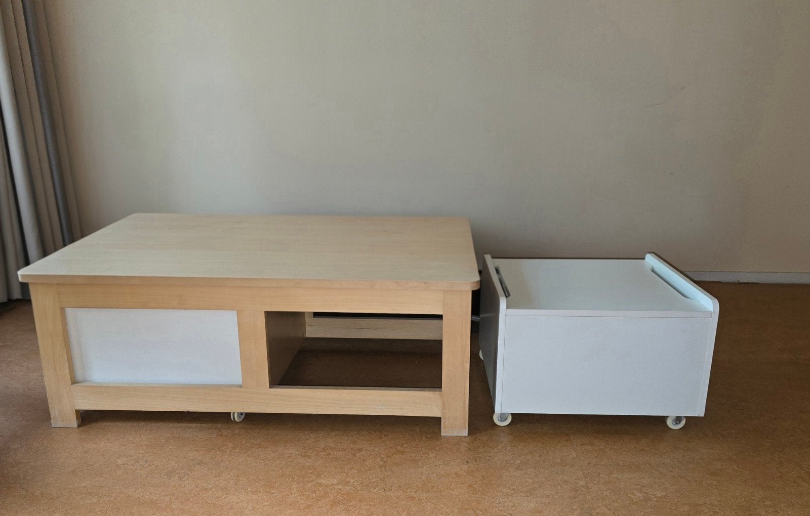 Houten salontafel met uitschuifbaar wit element, Ophalen, Gebruikt, 100 tot 150 cm, 50 tot 100 cm