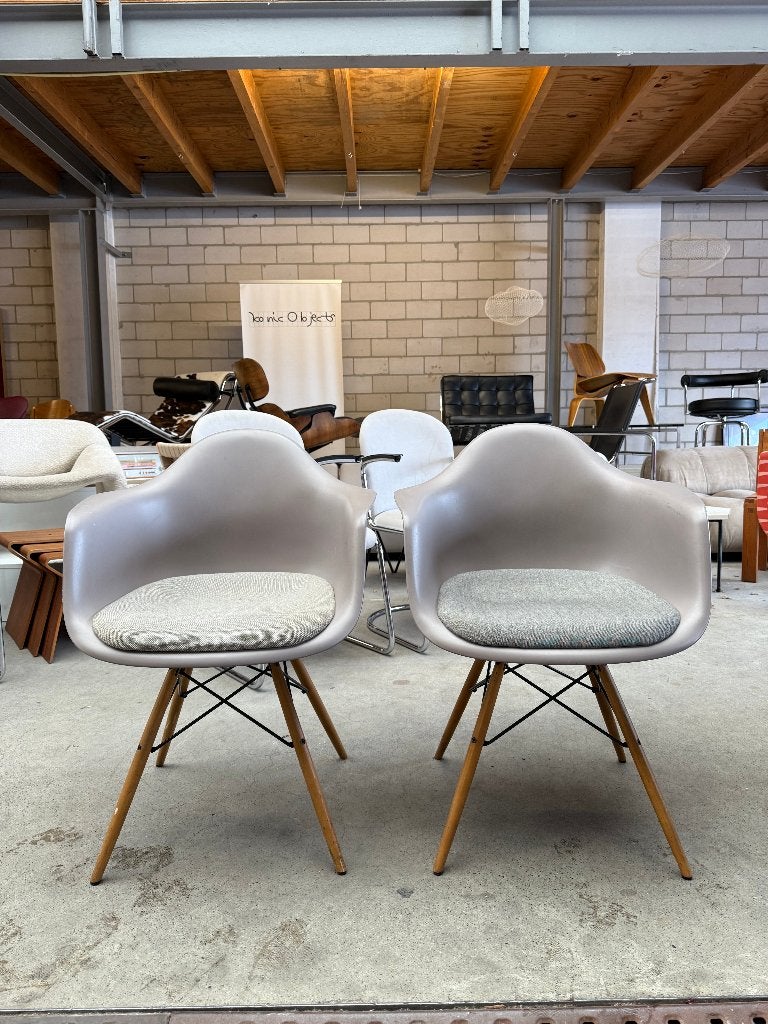 Vitra Eames DAW armchair (voorraad: 2), Huis en Inrichting, Stoelen, Ophalen, Stof, Gebruikt, Overige kleuren