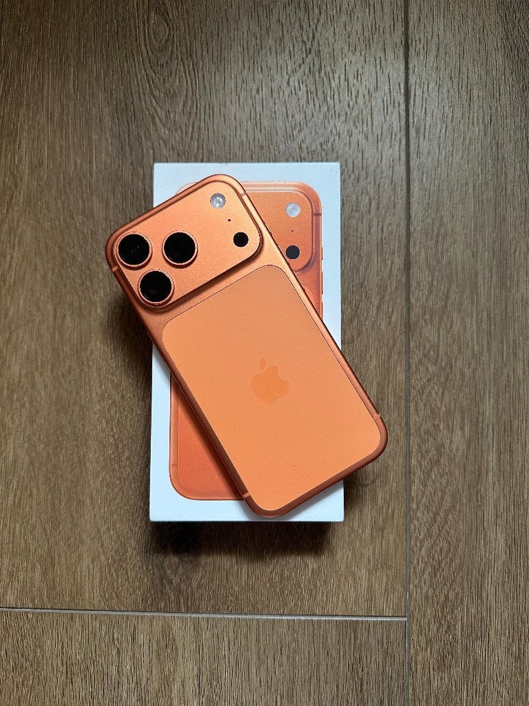 iPhone 17 Pro, 256GB opslag Oranje, Telecommunicatie, Mobiele telefoons | Apple iPhone, Zo goed als nieuw, Zonder simlock, Goud