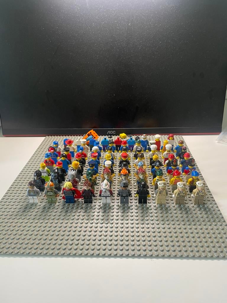 Hele grote partij lego figuren oa StarWars Chima superheroes, Lego, Ophalen of Verzenden, Zo goed als nieuw, Minifiguur