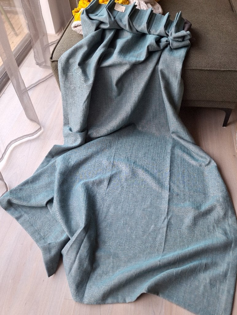 Erg mooi turquoise gordijn 2.36 hoog, Huis en Inrichting, Blauw, 236 cm, Ophalen of Verzenden, Gordijn
