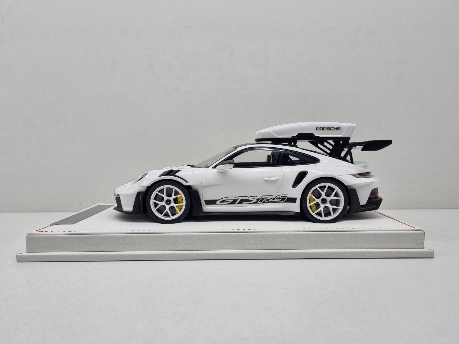 Ivy Merit
Porsche 911 (992)GT3 RS + Dakkoffer
1/20 1:18 Nieu, Ophalen of Verzenden, Nieuw, Auto