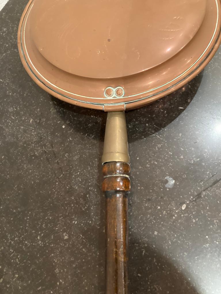 Antieke rood kopere beddenpan, met houten handvat, Antiek en Kunst, Ophalen