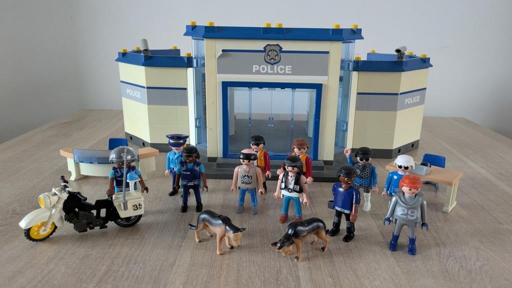 Playmobil Politiebureau met figuren en motor, Ophalen of Verzenden, Gebruikt