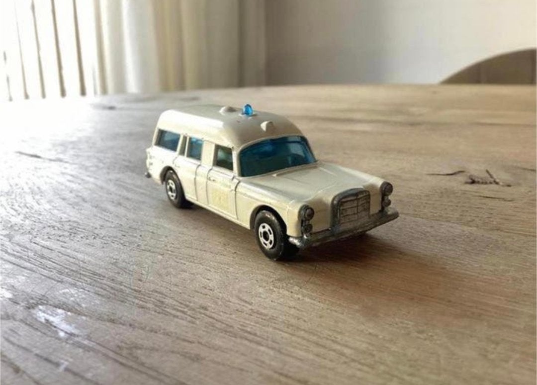 Matchbox Lesney No. 3-C Mercedes-Benz Binz Ambulance, Ophalen of Verzenden, Gebruikt, Auto