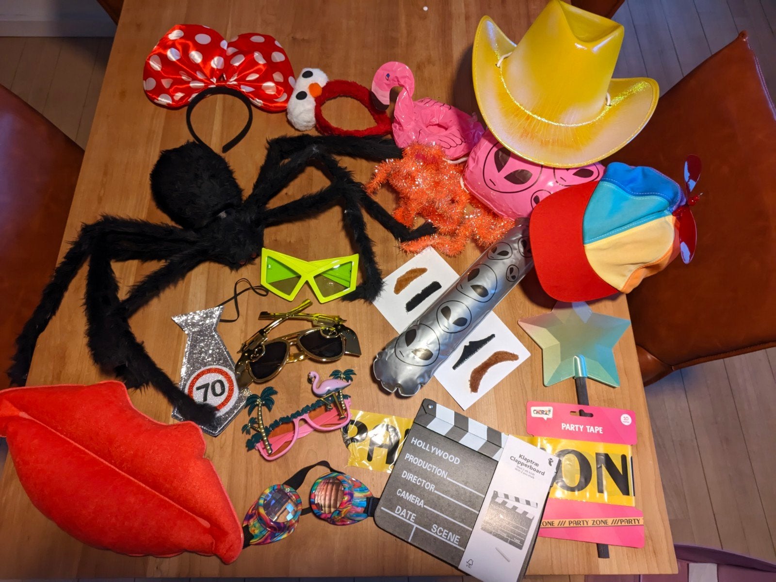 Grappige accessoires / foto props voor bij een feestje. 
Van, Ophalen of Verzenden, Zo goed als nieuw, Versiering