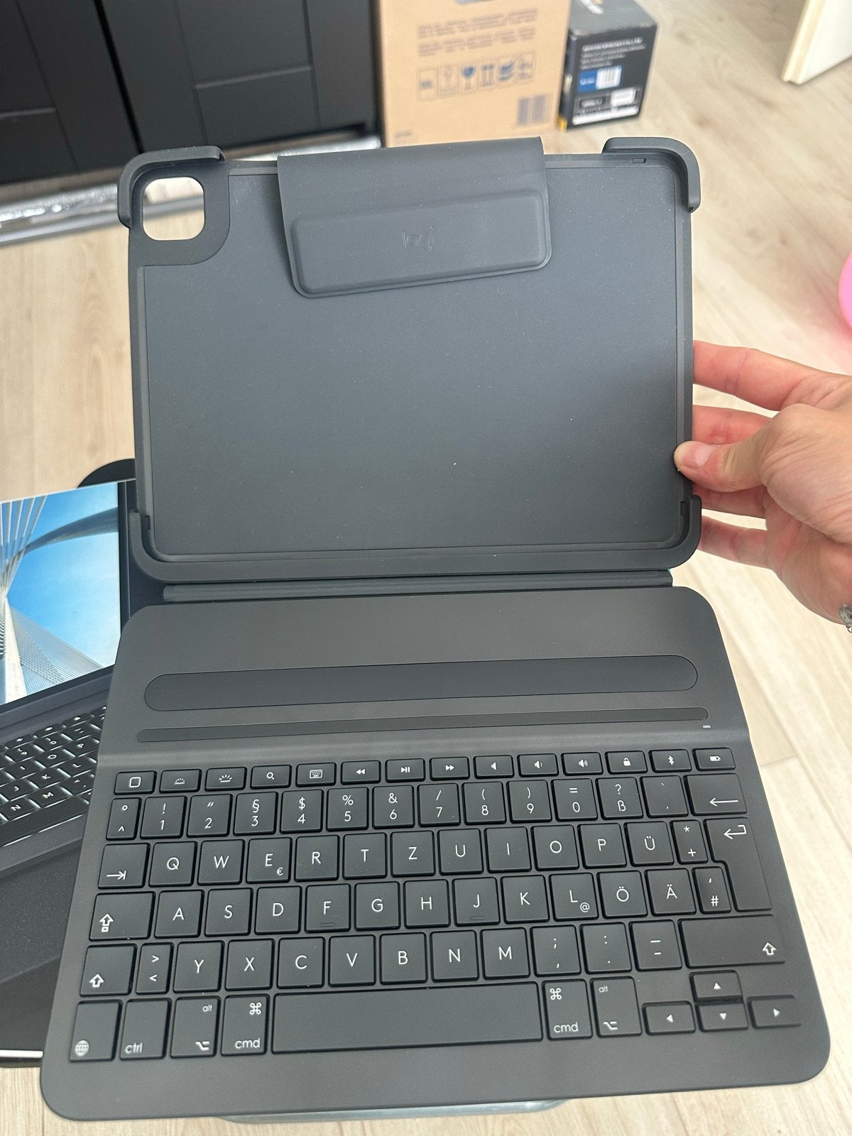 Logitech Slim Folio Pro toetsenbord voor iPad Pro 11-inch, Computers en Software, Apple iPads, 11 inch, Ophalen of Verzenden, Zo goed als nieuw