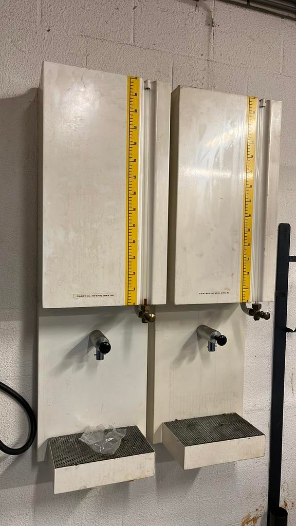 Olie dispenser, Doe-het-zelf en Verbouw, Ophalen, Gebruikt