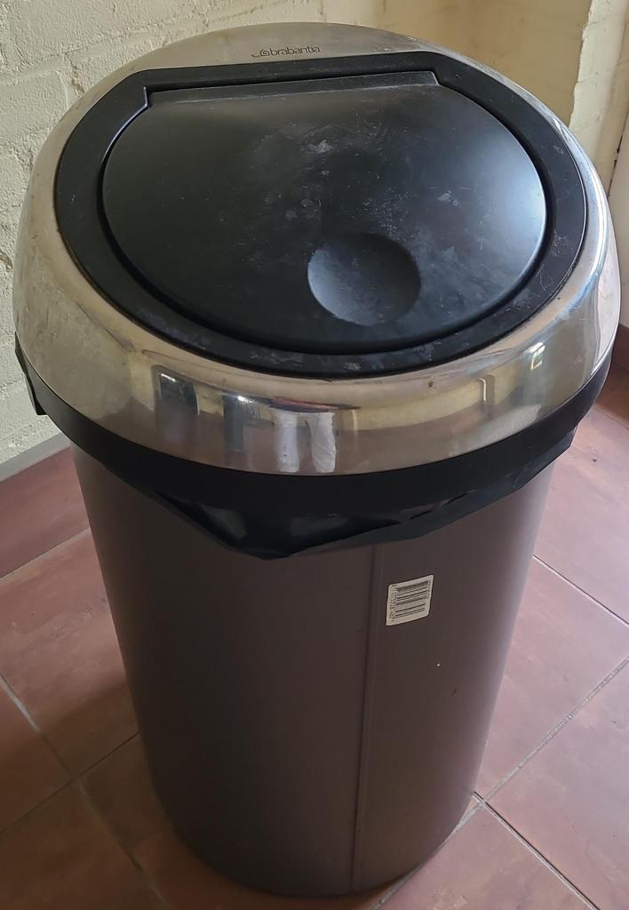 Brabantia prullenbak in goede staat ophalen in Eindhoven, Ophalen, Gebruikt, Rvs