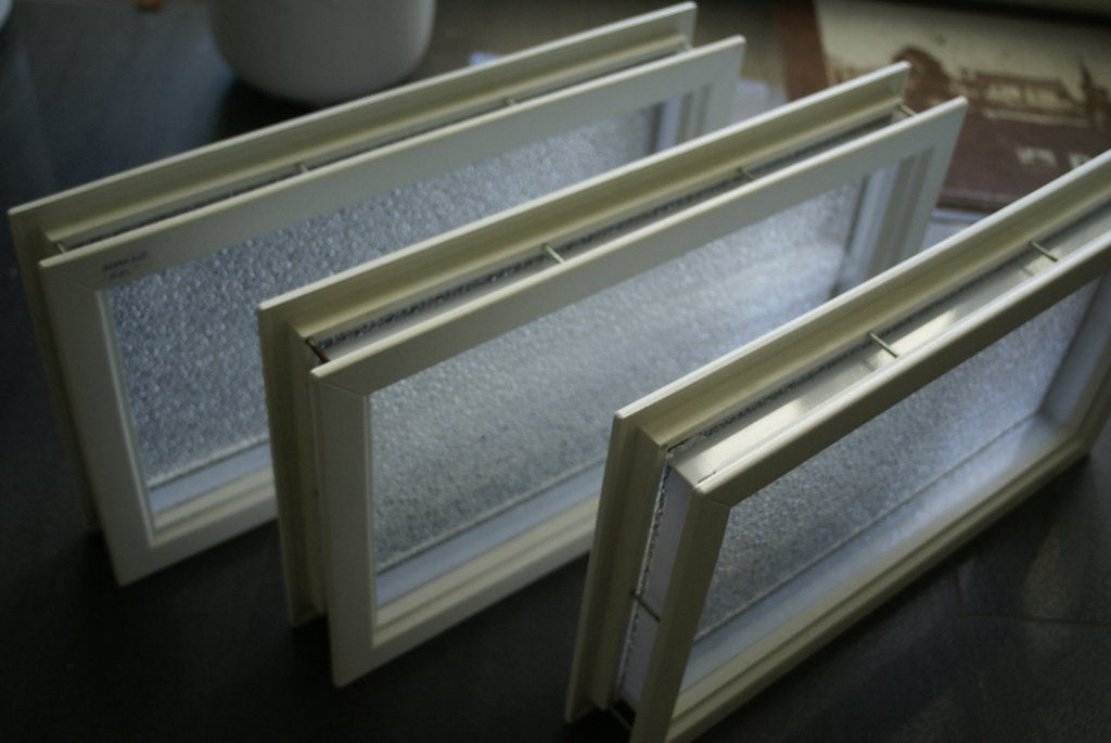 Witte kunststof ramen voor in een wand of paneel van 45 mm, Gevelraam of Ruit, Minder dan 80 cm, Minder dan 80 cm, Ophalen of Verzenden