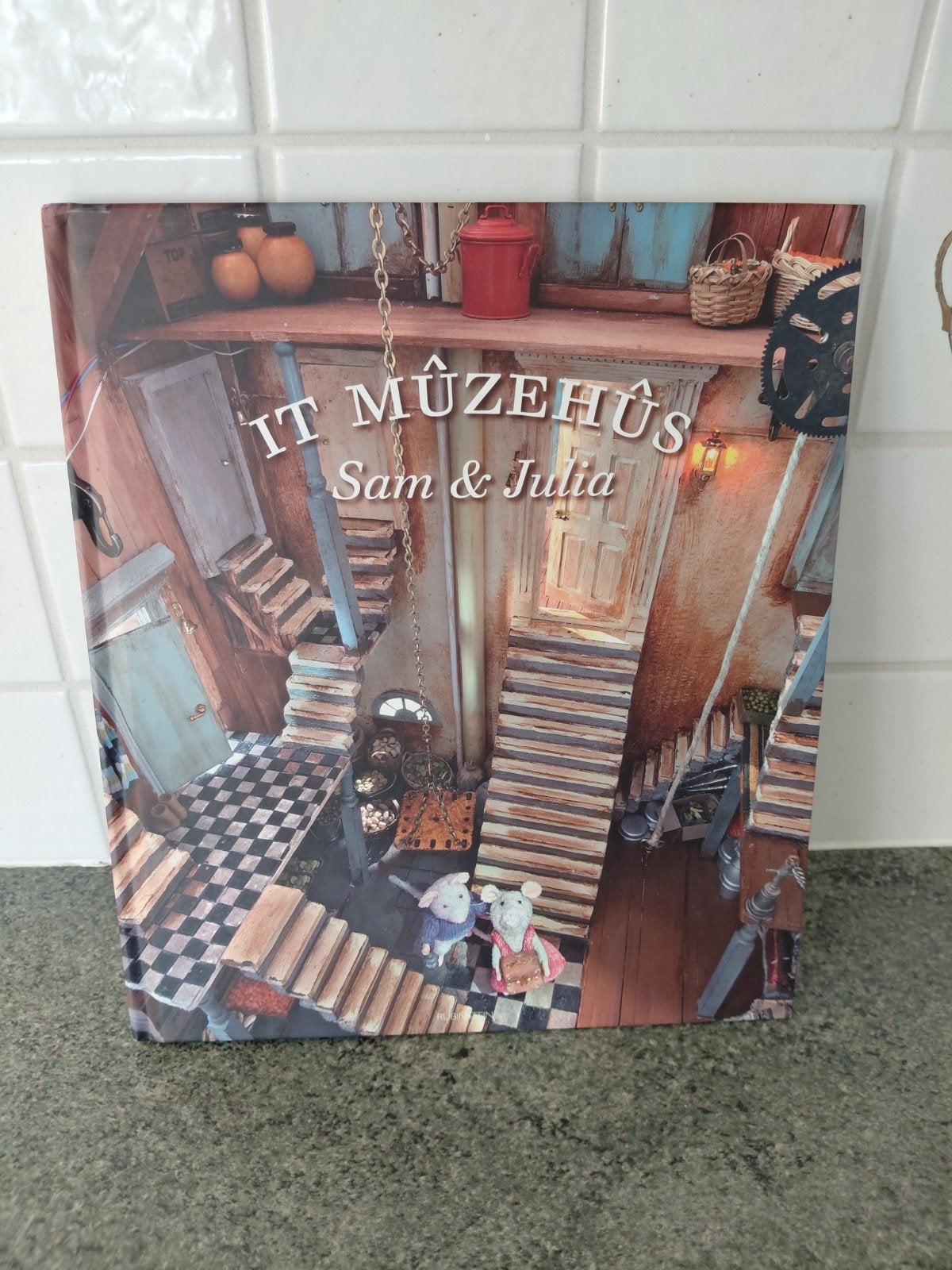 Het boek is ,,NIEUW,, it Mûzehûs - Sam & Julia (Friese editi, Ophalen of Verzenden, Nieuw, Karina Schaapman, Fictie algemeen