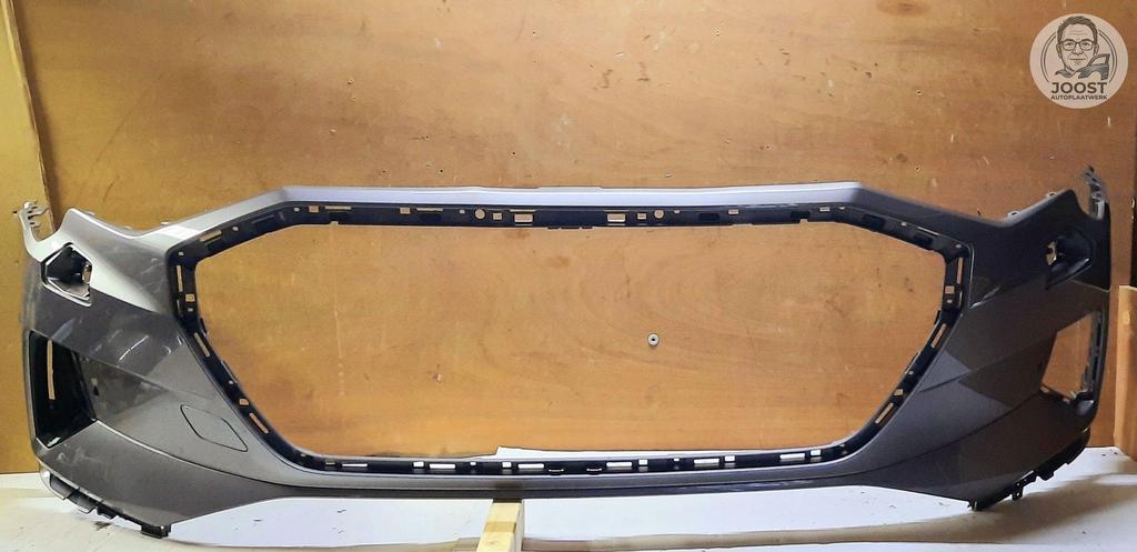 Voorbumper Audi E-Tron (GEN) 4KE ->'19 4xPDC KLS 4KE807437, Gebruikt, -, Voor, Bumper