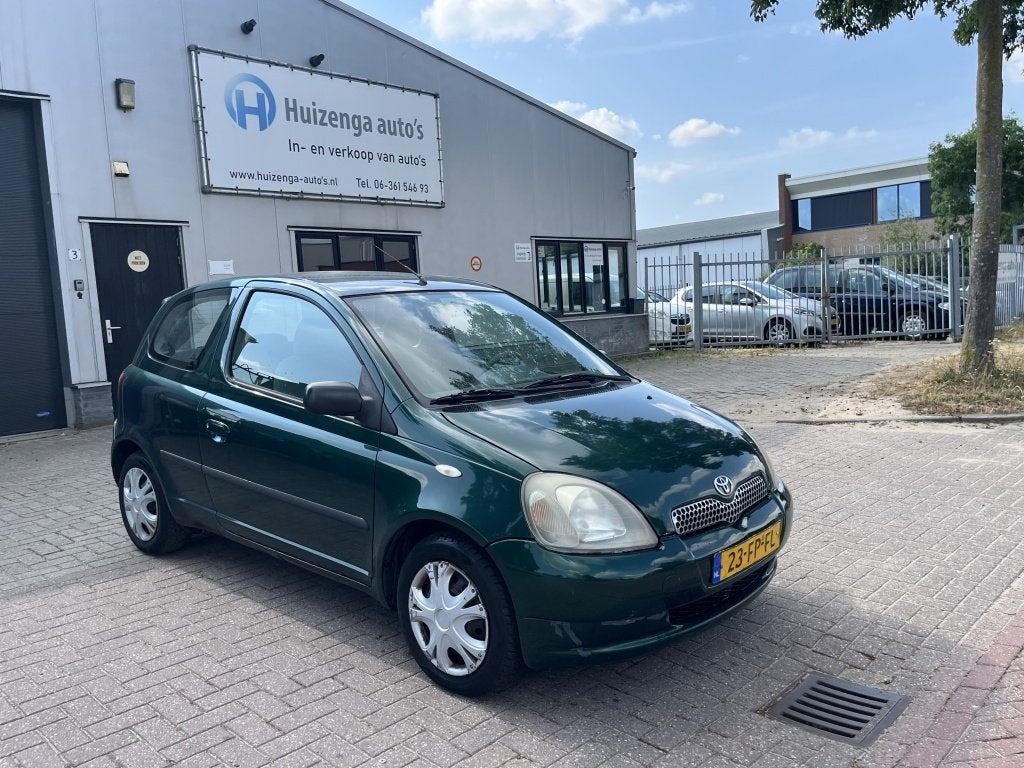 Toyota Yaris 1.0-16V VVT-i Sol| APK:22-03-2027! Inruilkoopje, Auto's, Voorwielaandrijving, Stof, Zwart, 68 pk