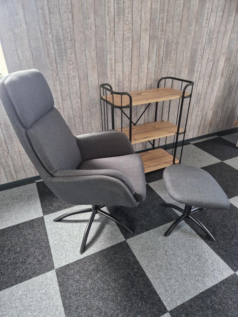 Draaibare relax stoel, Huis en Inrichting, Ophalen, Zo goed als nieuw, 100 tot 125 cm