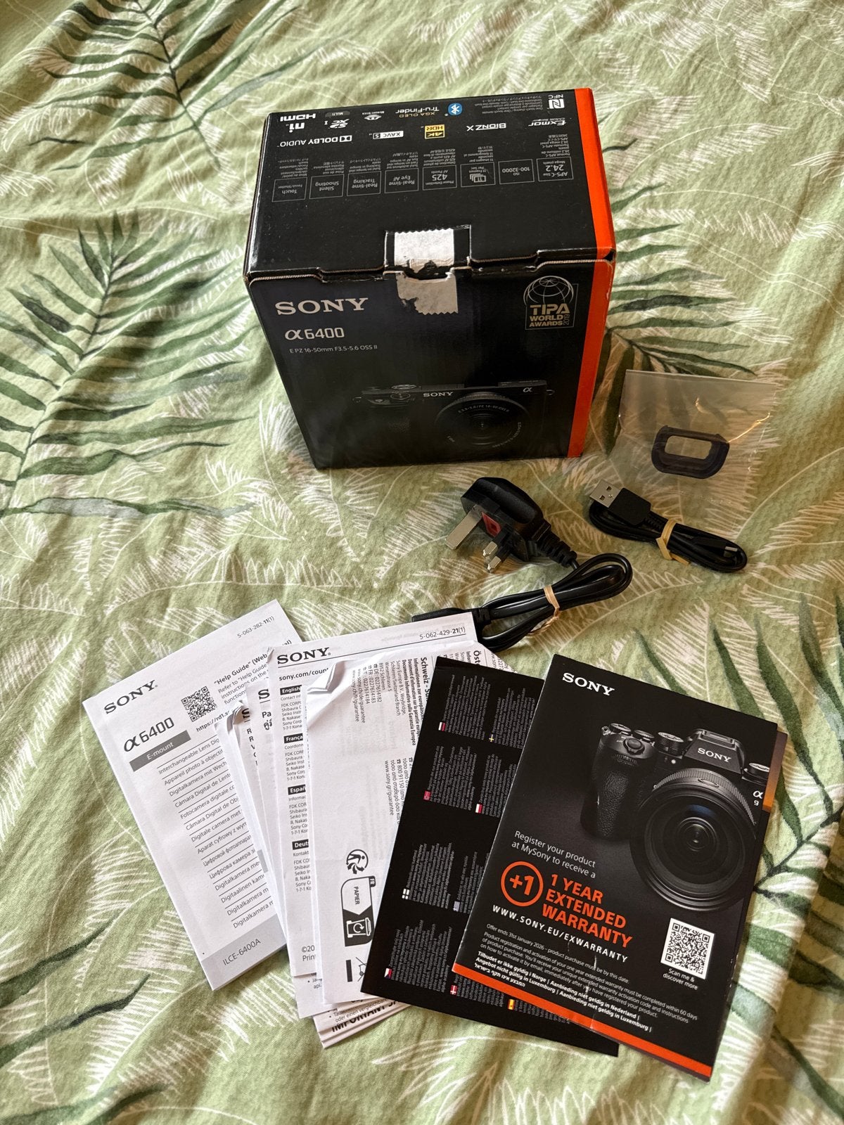 Sony A6400 DOOS (zonder camera) met kabels en handleiding