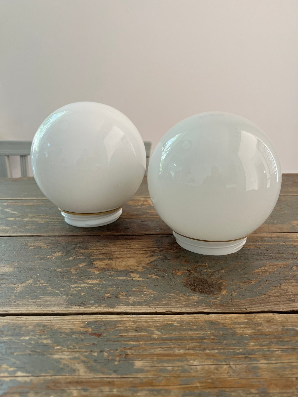 VINTAGE RETRO LAMP 2 BOLLEN MELKGLAS PLAFOND WANDLAMP, Ophalen of Verzenden, Zo goed als nieuw