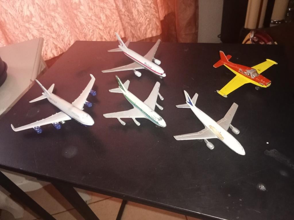 Set van 5 modelvliegtuigen: Matchbox, Edocar, Cargo, Overige merken, Ophalen of Verzenden, Vliegtuig, Gebruikt