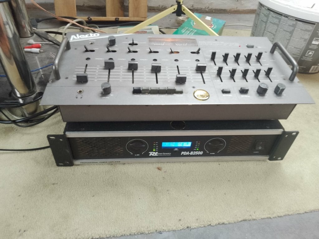 Eindversterker power dynamics 2500 watt, Ophalen of Verzenden, Zo goed als nieuw, 120 watt of meer, Overige merken