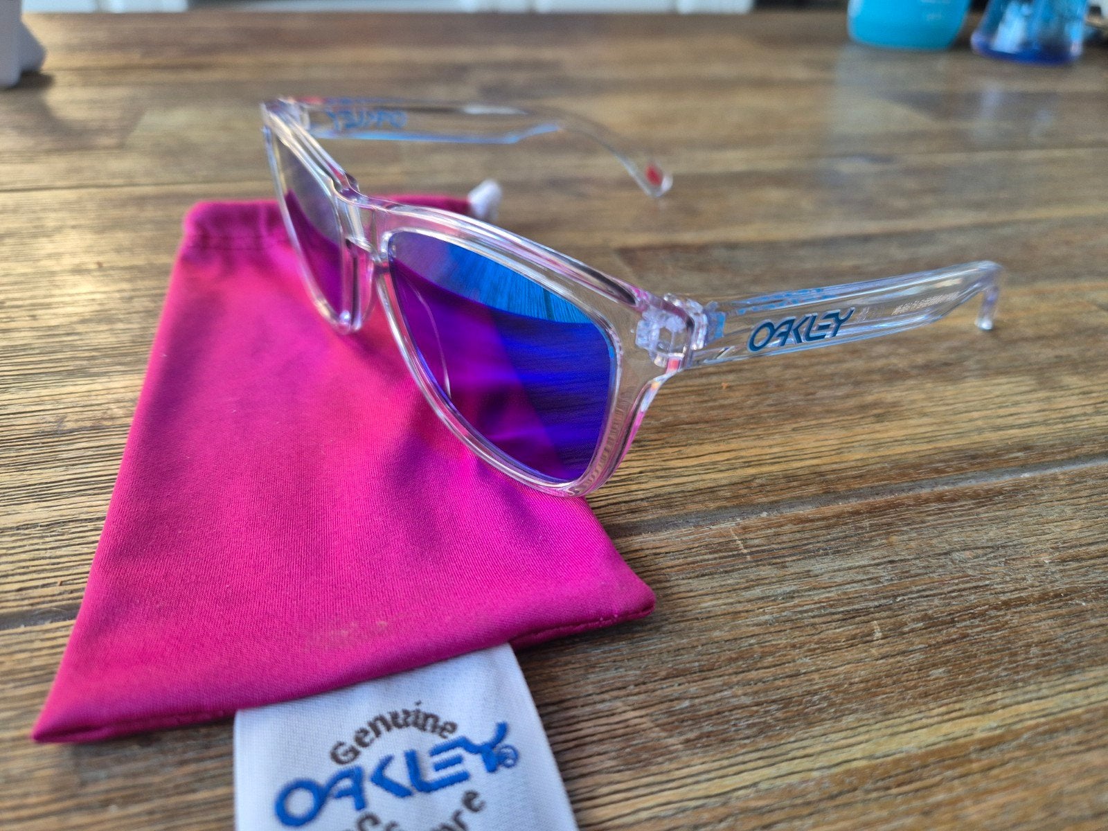 Oakley Frogskins clear frame prizm sapphire, Sieraden, Tassen en Uiterlijk, Zonnebrillen en Brillen | Heren, Zonnebril, Blauw
