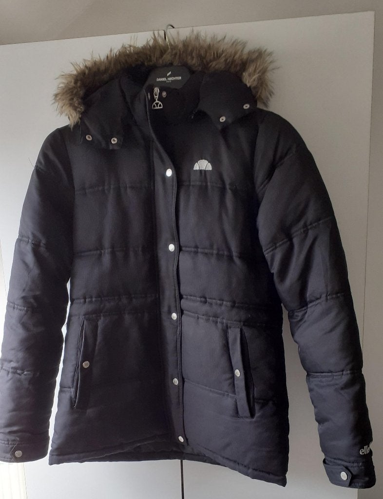 Ellesse dames winterjas met capuchon, Ophalen of Verzenden, Zo goed als nieuw, Maat 42/44 (L), Zwart
