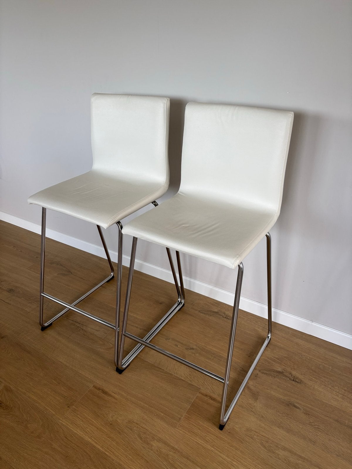 2x Ikea wit barkruk, Huis en Inrichting, Barkrukken, Ophalen, 60 tot 90 cm, Leer, Zo goed als nieuw
