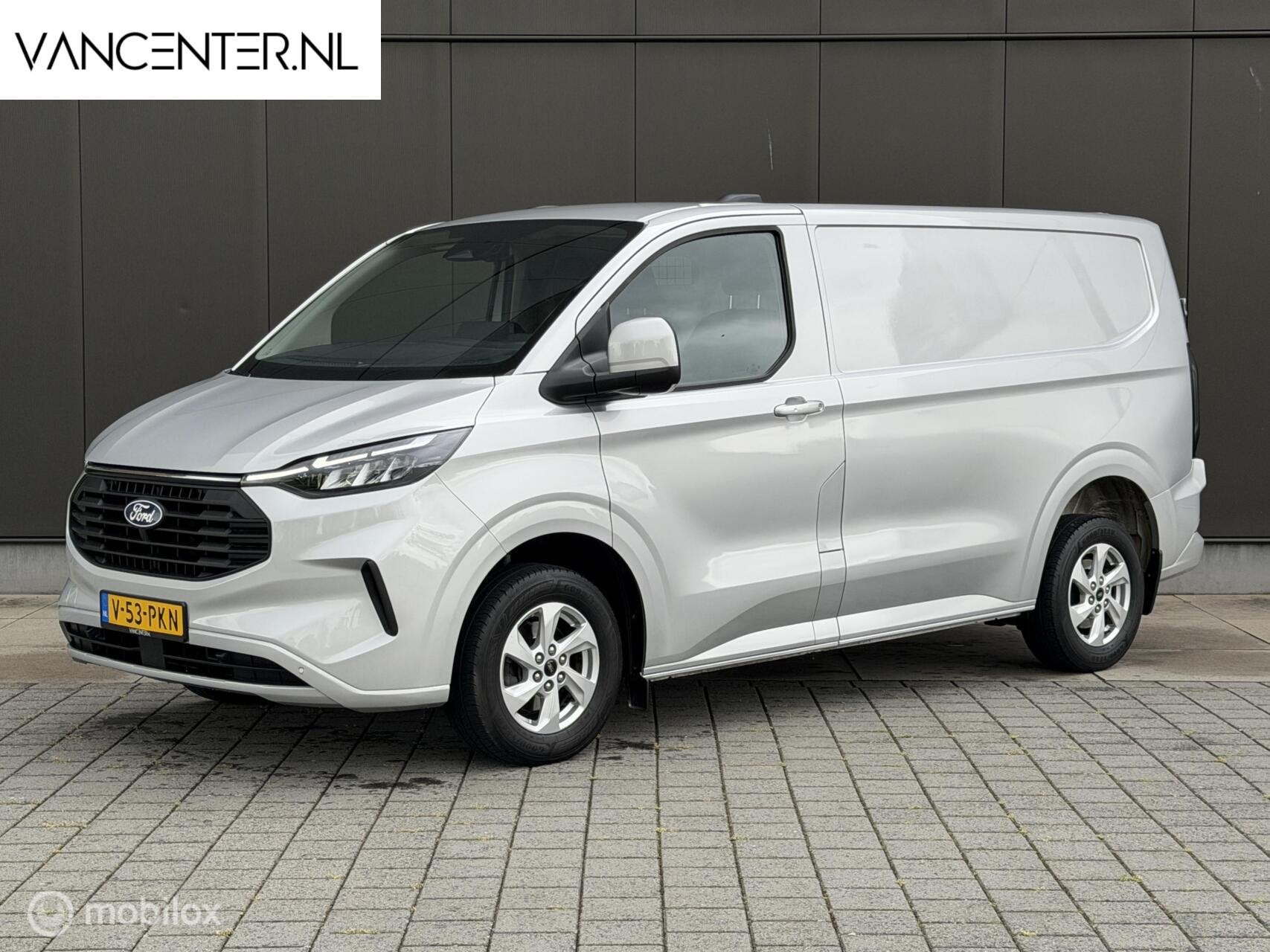 Ford Transit Custom 2.0 TDCI 185PK Automaat AWD L1 Carplay, Auto's, Bestelauto's, Automaat, Parkeersensor, Stof, Gebruikt