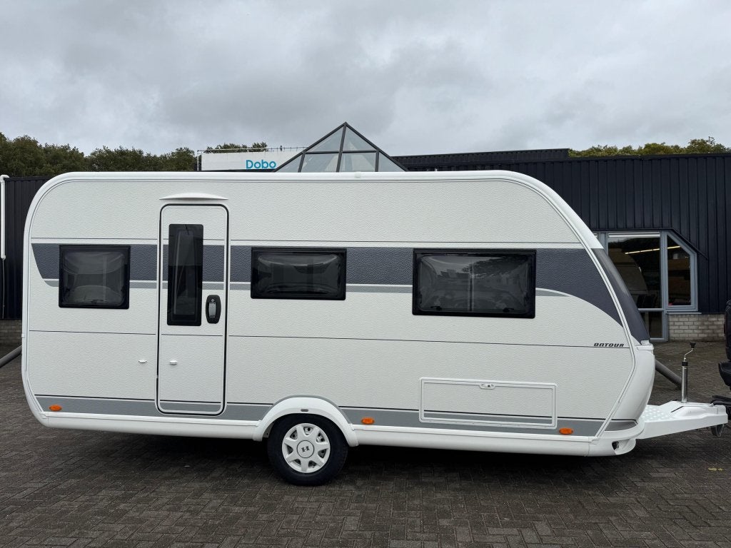 Hobby On Tour 460 DL 2026 | Enkele bedden, Schokbreker, Hobby, Bedrijf, Treinzit