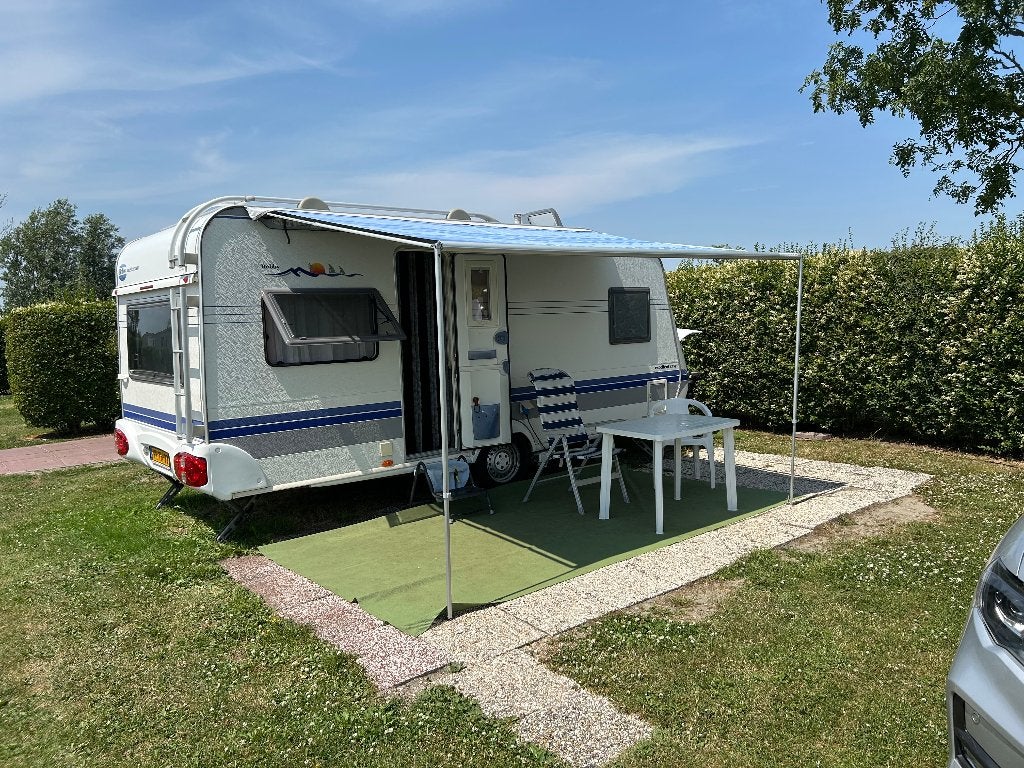 Hobby Excellent Easy 495 UFE, Caravans en Kamperen, Caravans, Particulier, tot en met 4, 1000 - 1250 kg, Rondzit, Hobby, Frans bed