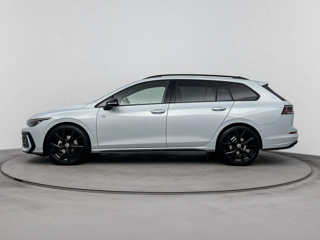Volkswagen Golf Variant 1.5 eTSI R-Line Edition | Panoramada, 12 maanden, 1498 cc, 4 cilinders, Blauw