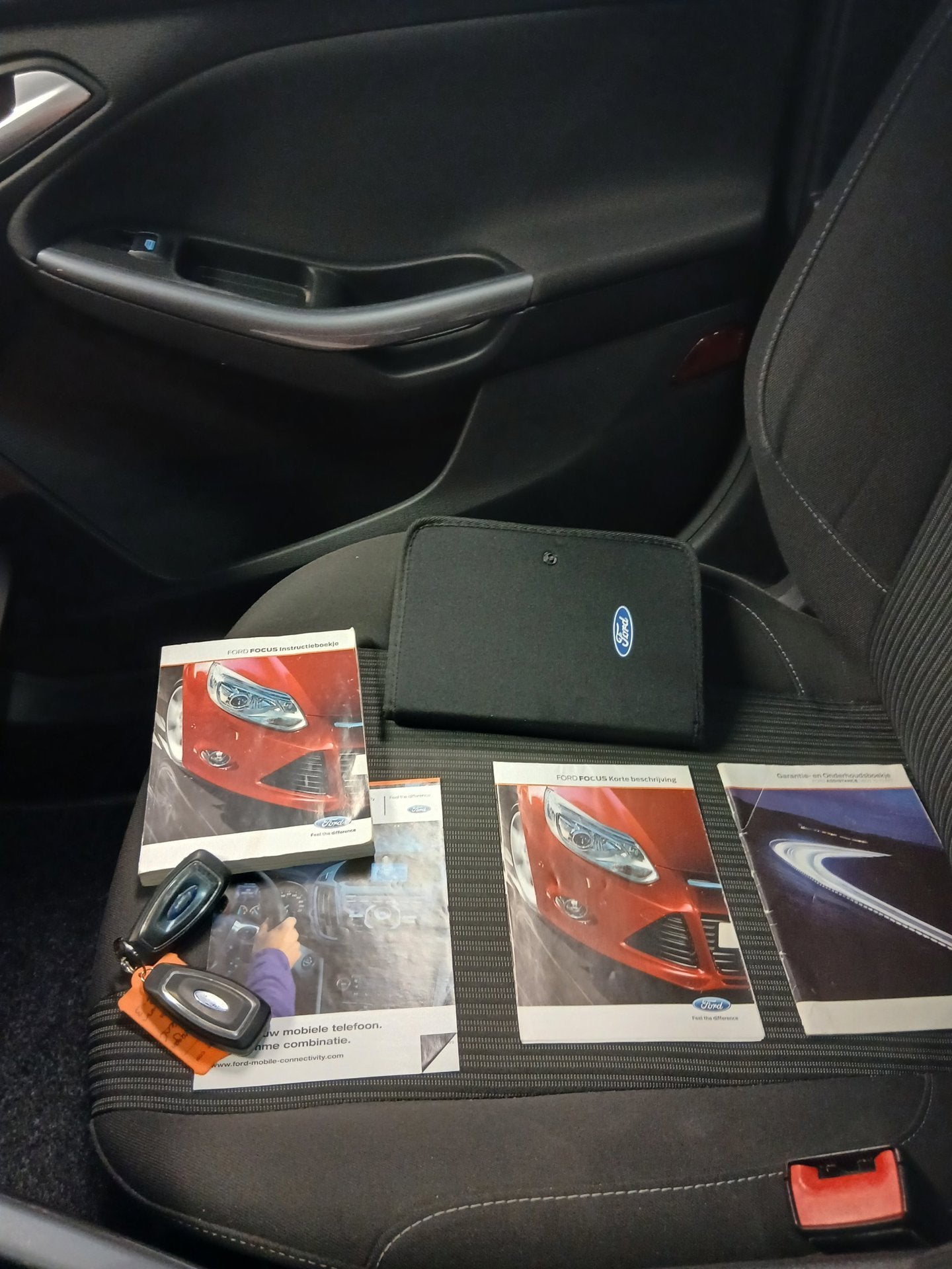 Ford Focus Wagon 1.6 / ECOBOOST / TITANIUM / NAVI / AIRCO!, Auto's, Ford, Gebruikt, Zwart, 4 cilinders, 150 pk
