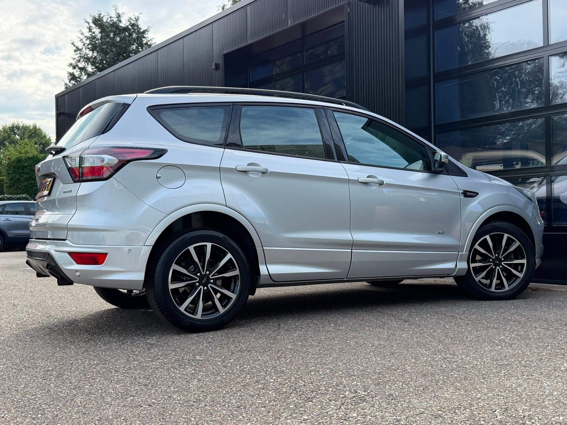 Foto 3 van Ford Kuga 1.5 EcoBoost ST Line 4WD Navi Cruise Automaat