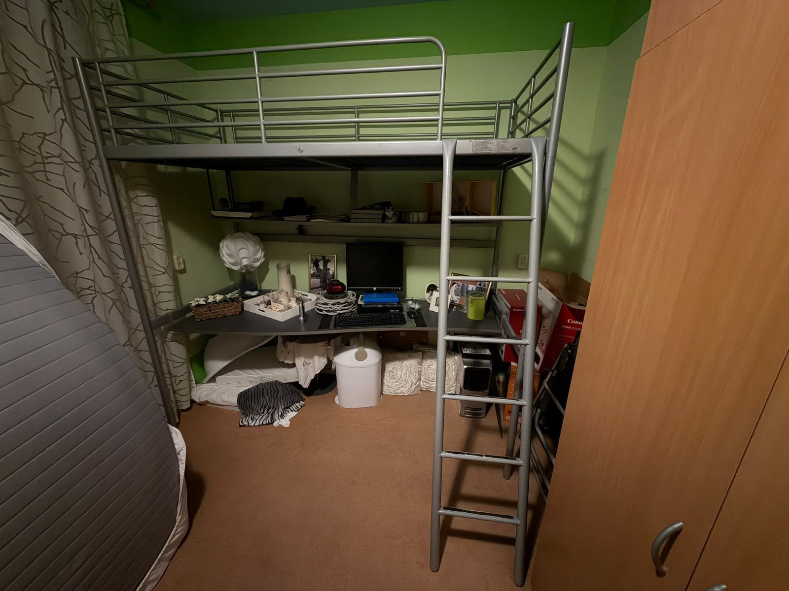 IKEA Hoogslaper met bureau - Zilverkleurig, Gebruikt, Eenpersoons, Ophalen of Verzenden, 200 cm