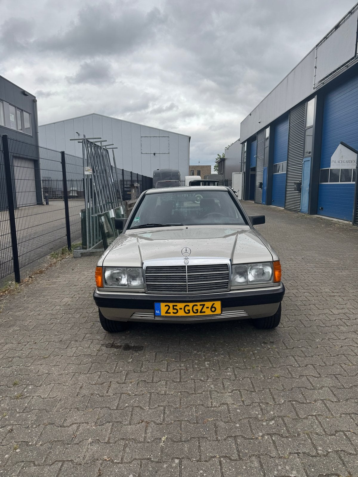 Mercedes-Benz 190e 2.0, 4 cilinders, 620 kg, 122 pk, 1200 kg