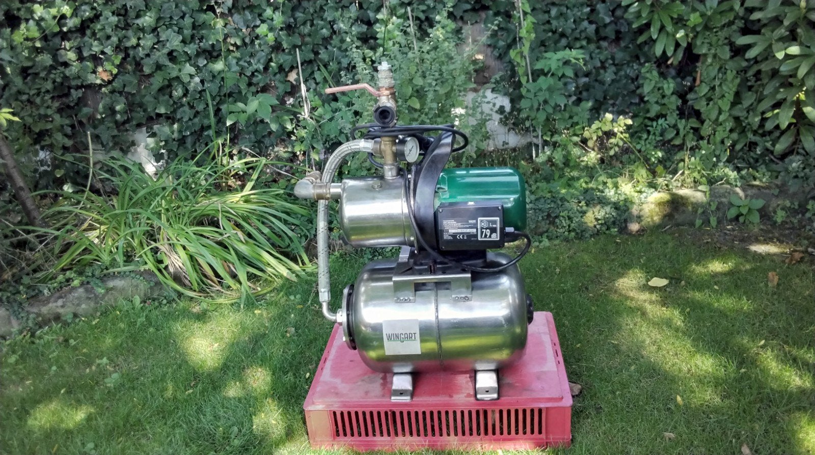 Nette Complete Wingart HWW1300 Niro Niro Hydrofoor Waterpomp, Ophalen, Zo goed als nieuw, Elektrisch, Beregeningspomp