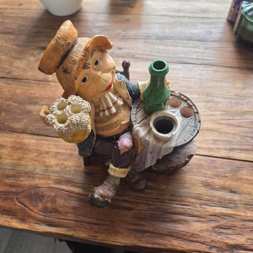 Laaf beeldje met bierpul en fles, Ophalen of Verzenden, Zo goed als nieuw, Beeldje of Poppetje