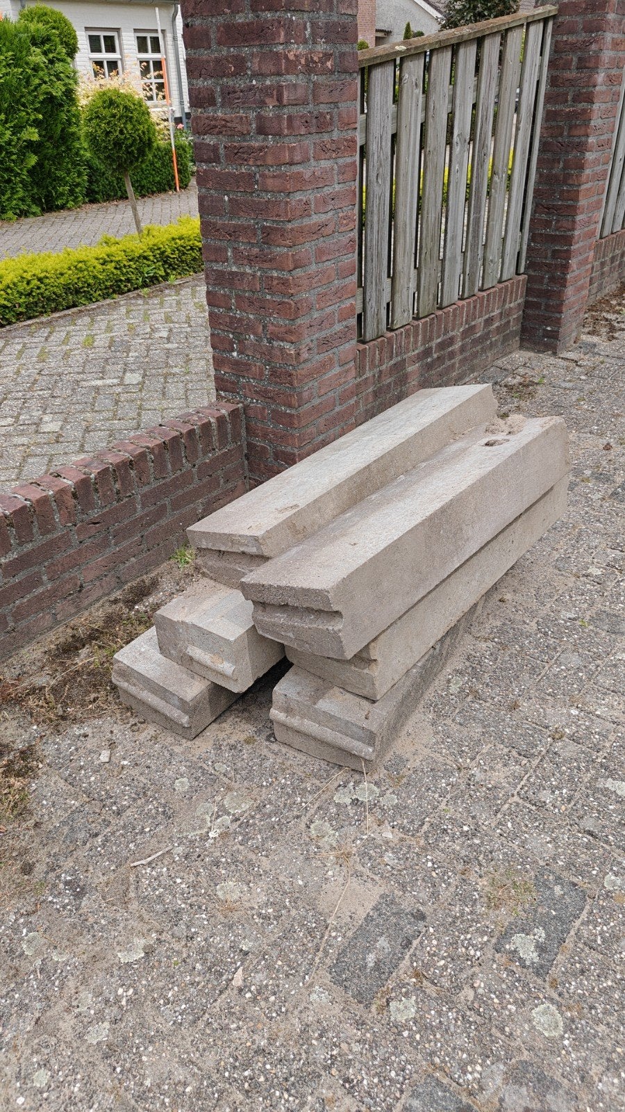 Opsluit / Trottoir banden, Ophalen, Gebruikt, Beton, Minder dan 5 m²