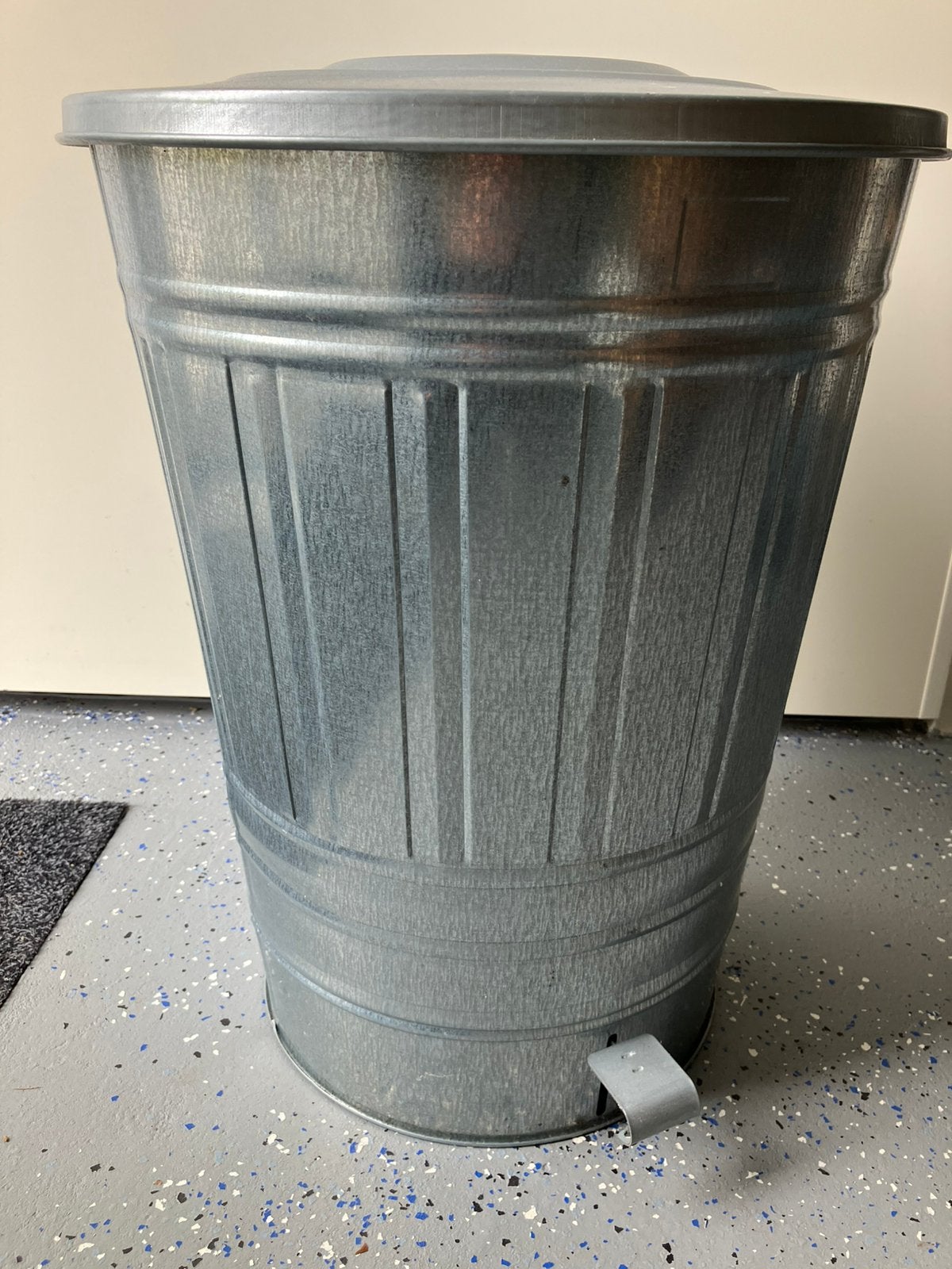 Knodd vuilnisbak Ikea met voetpedaal, Huis en Inrichting, Woonaccessoires | Prullenbakken, Ophalen, Kunststof, 50 tot 75 cm, 40 liter of meer