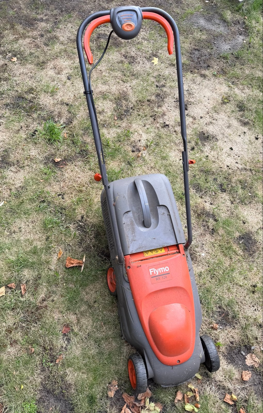 Flymo RE 310 Elektrische Grasmaaier, Compact en Lichtgewicht, Ophalen, Cirkelmaaier, Gebruikt, Elektrische grasmaaier