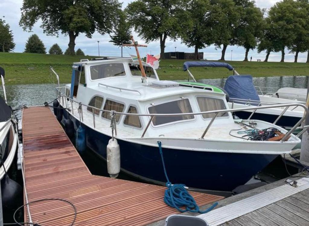 Stalen kruiser westeinde 9,5m MOTOR peugeot indenor, Watersport en Boten, Motorboten en Motorjachten, Ophalen, Binnenboordmotor