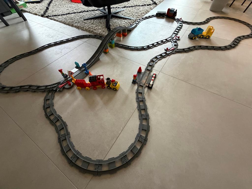 Grote LEGO Duplo elektrische Treinset met brug en voertuigen, Ophalen, Overige thema's, Zo goed als nieuw, Duplo