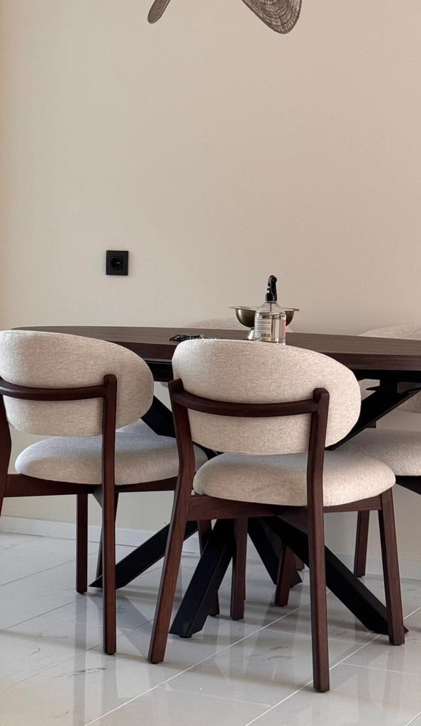 Eleonora japandi stijl eettafel stoelen walnoot bruin, Ophalen, Zo goed als nieuw
