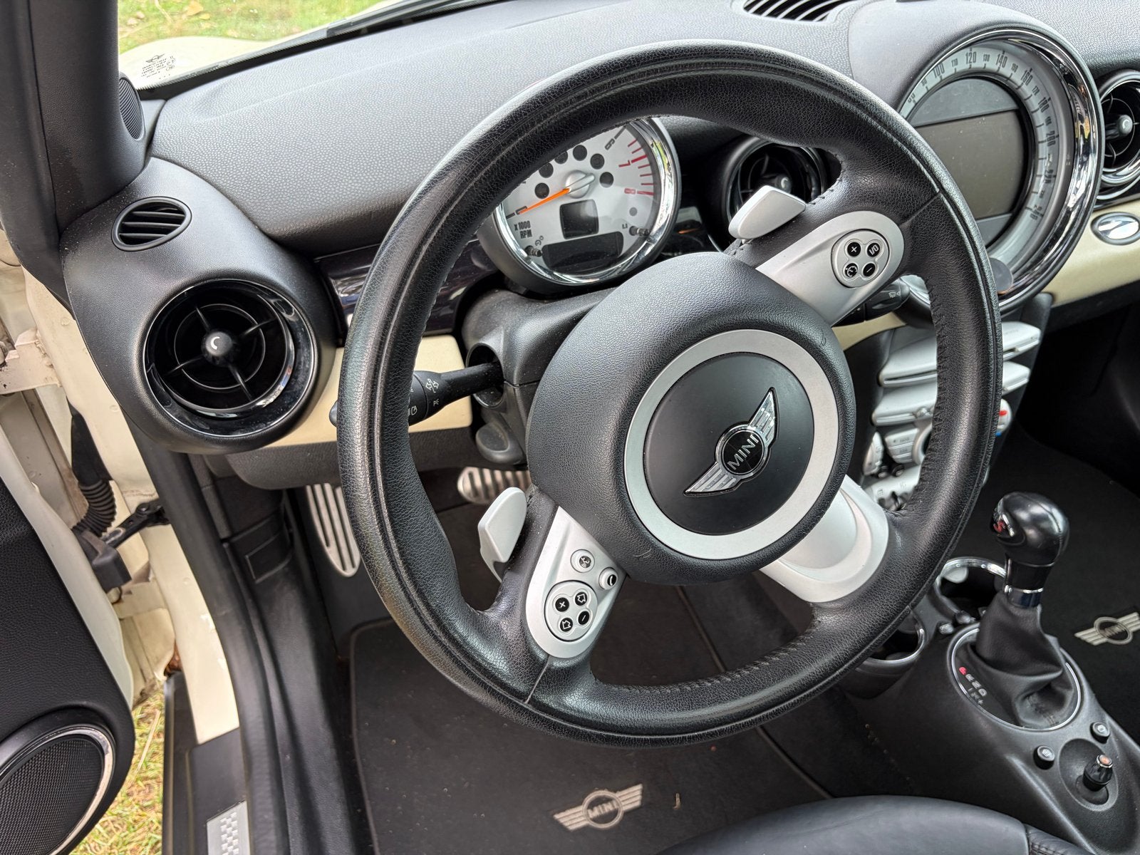 Foto 10 van Mini Clubman 1.6 Cooper S AUT 2008 Wit