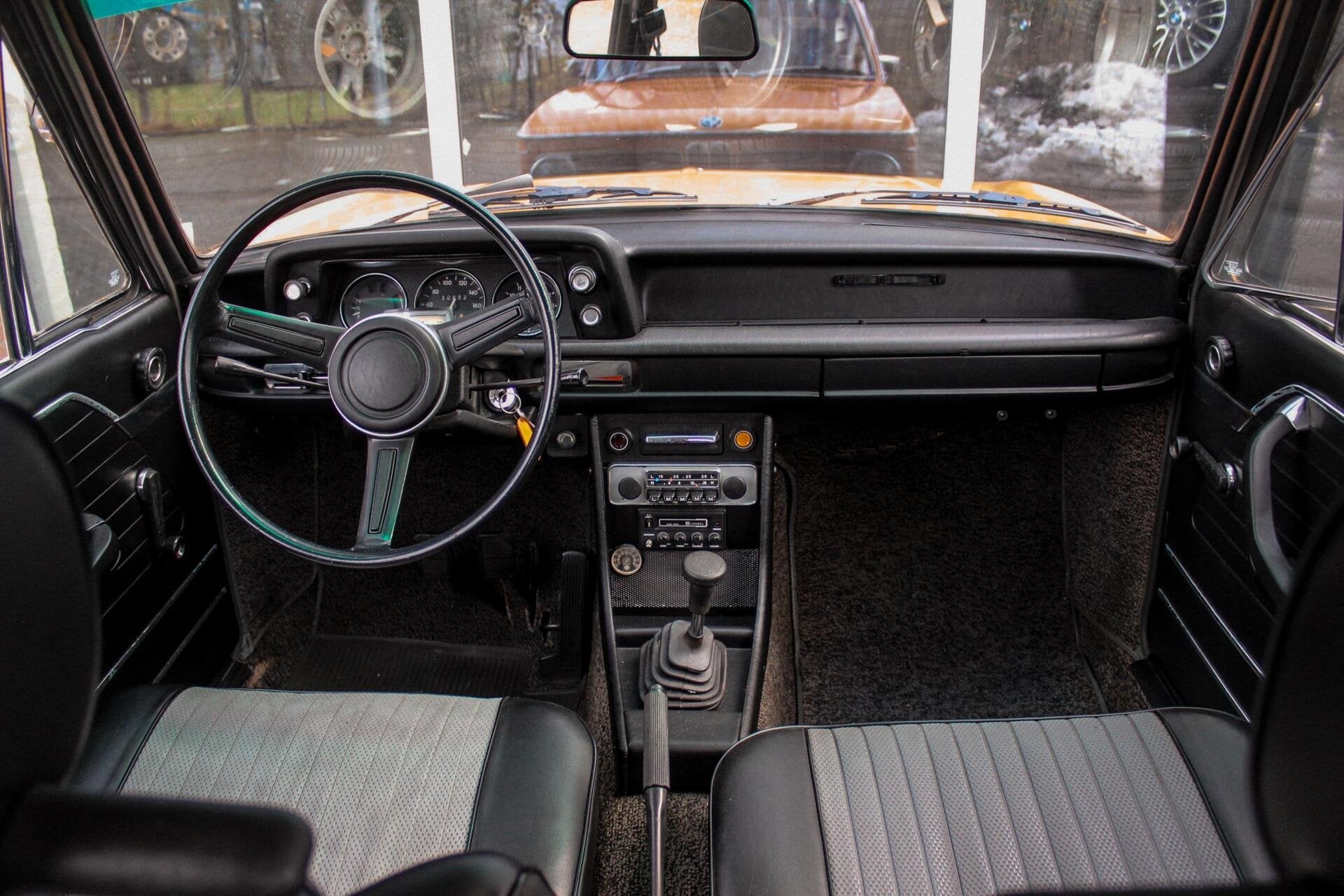 BMW 2000 2.0 Touring 01-1972 | Origineel NL | 1e eigenaar |, Auto's, Gebruikt, 4 stoelen, Origineel Nederlands, Bedrijf