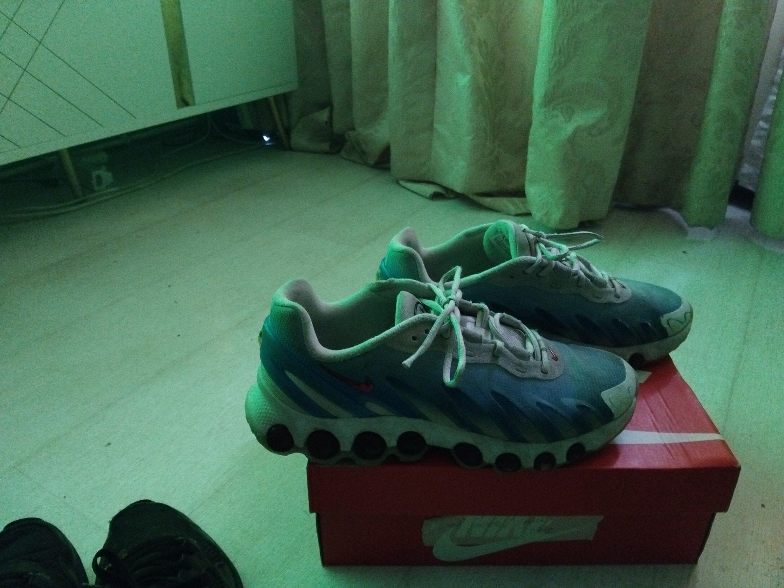Nike Air Max TN - Blauw/Wit met rode air bubbels - Maat 40.5, Kleding | Heren, Blauw, Sneakers of Gympen, Gedragen, Nike Air Max