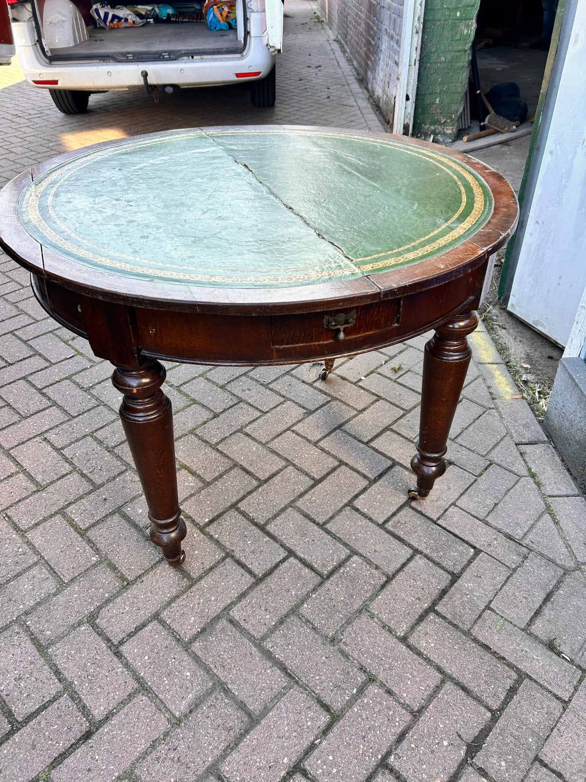 Antieke Tafels en Bureau met Leren Blad en Koperen Wieltjes, Ophalen of Verzenden