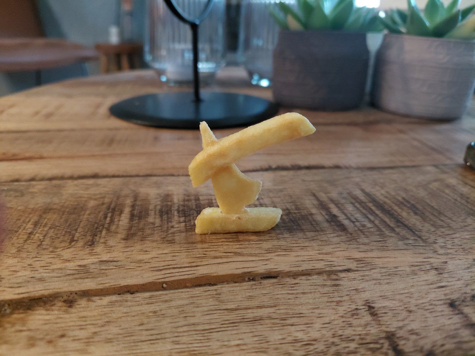 Grappig bijl in hout vormig patatje, Ophalen of Verzenden, Parket