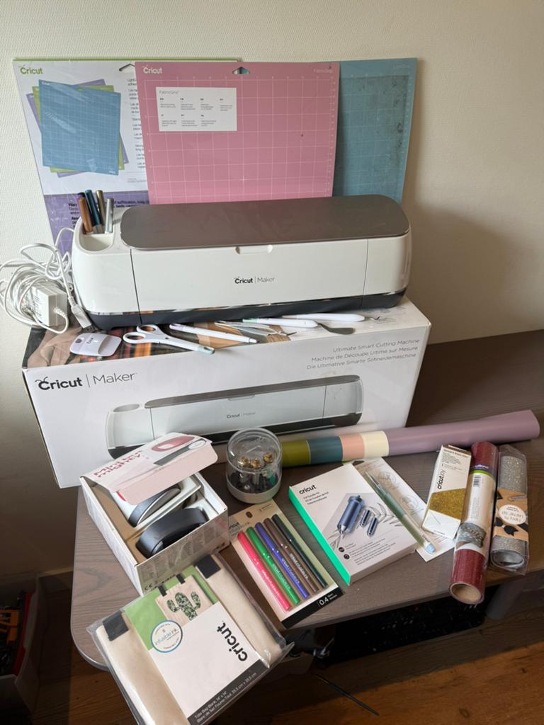 Cricut Maker set – z.g.a.n. – compleet met veel extra’s, Ophalen, Zo goed als nieuw
